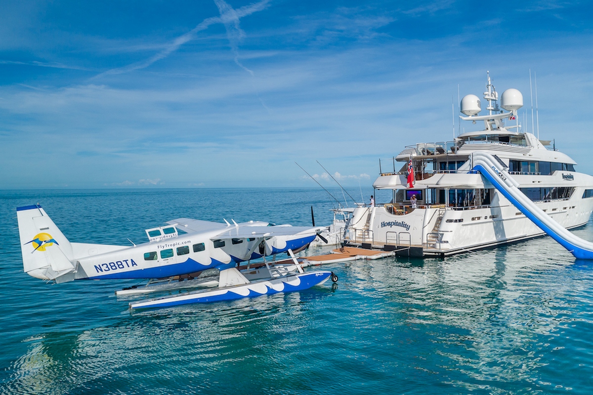 Seaplane At Yacht Cr+ Seaplane At Yacht Cr+