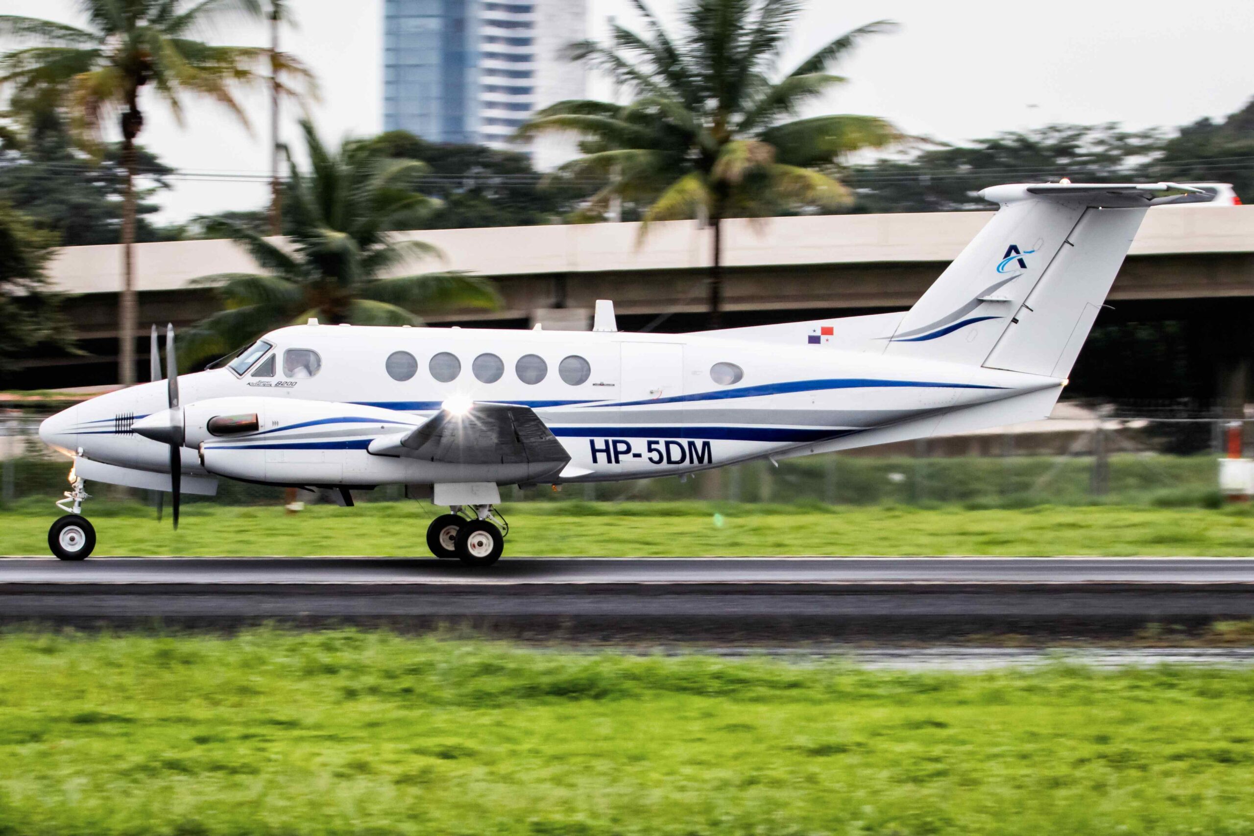 King Air 200 Runway 1c King Air 200 Runway 1c